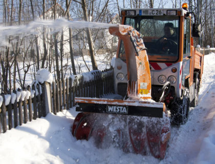 Winterdienst Karlsruhe Schneeräumfahrzeug Schneepflug